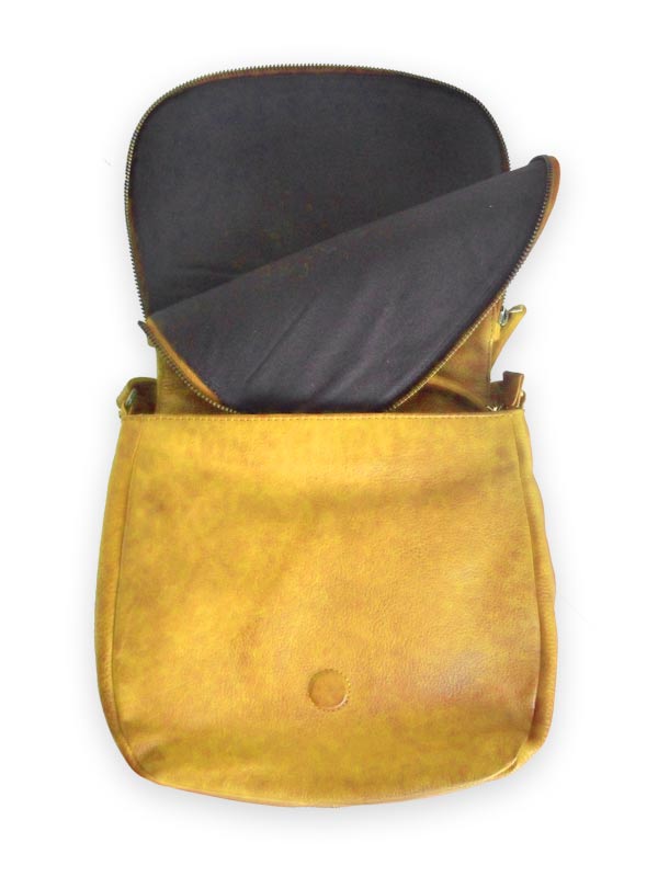 Sticks and Stones - Ledertasche Santiago Bag - Sunflower Yellow geöffnet
