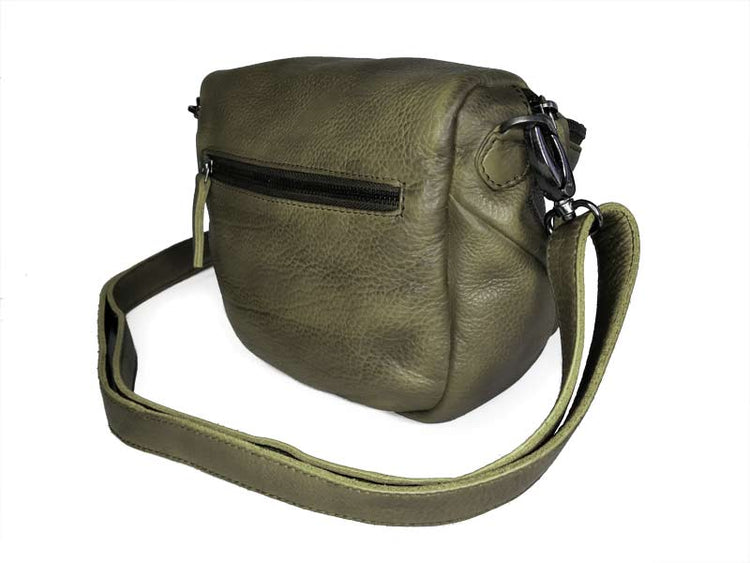 Sticks and Stones - Ledertasche Sitges Bag - Dark Olive Rückseite