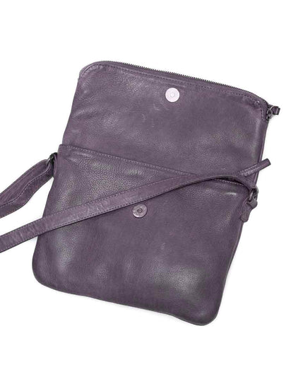 Sticks and Stones - Ledertasche Bondi Bag - Vintage Violet ausgeklappt